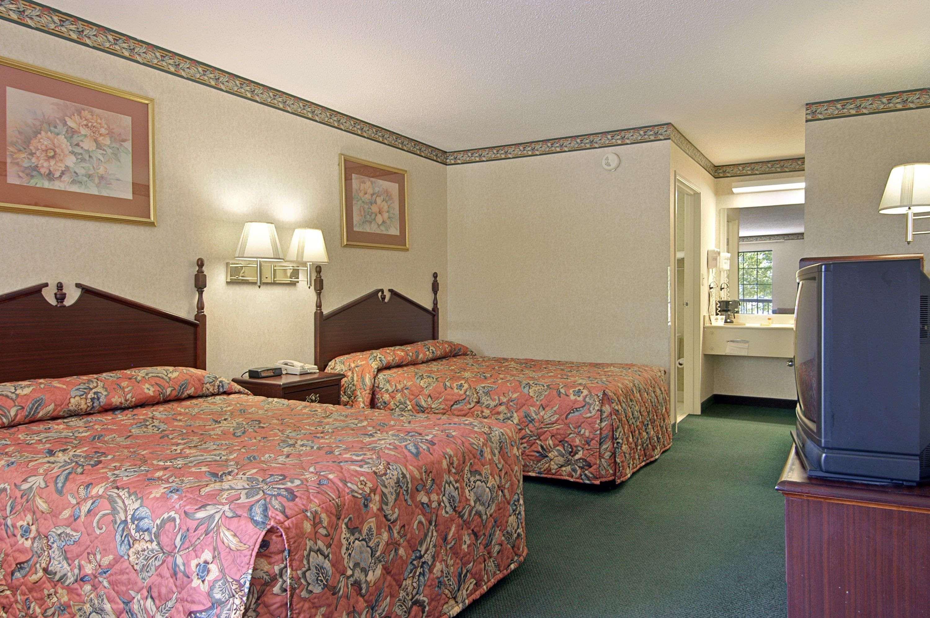 Days Inn & Suites By Wyndham Fort Valley חדר תמונה