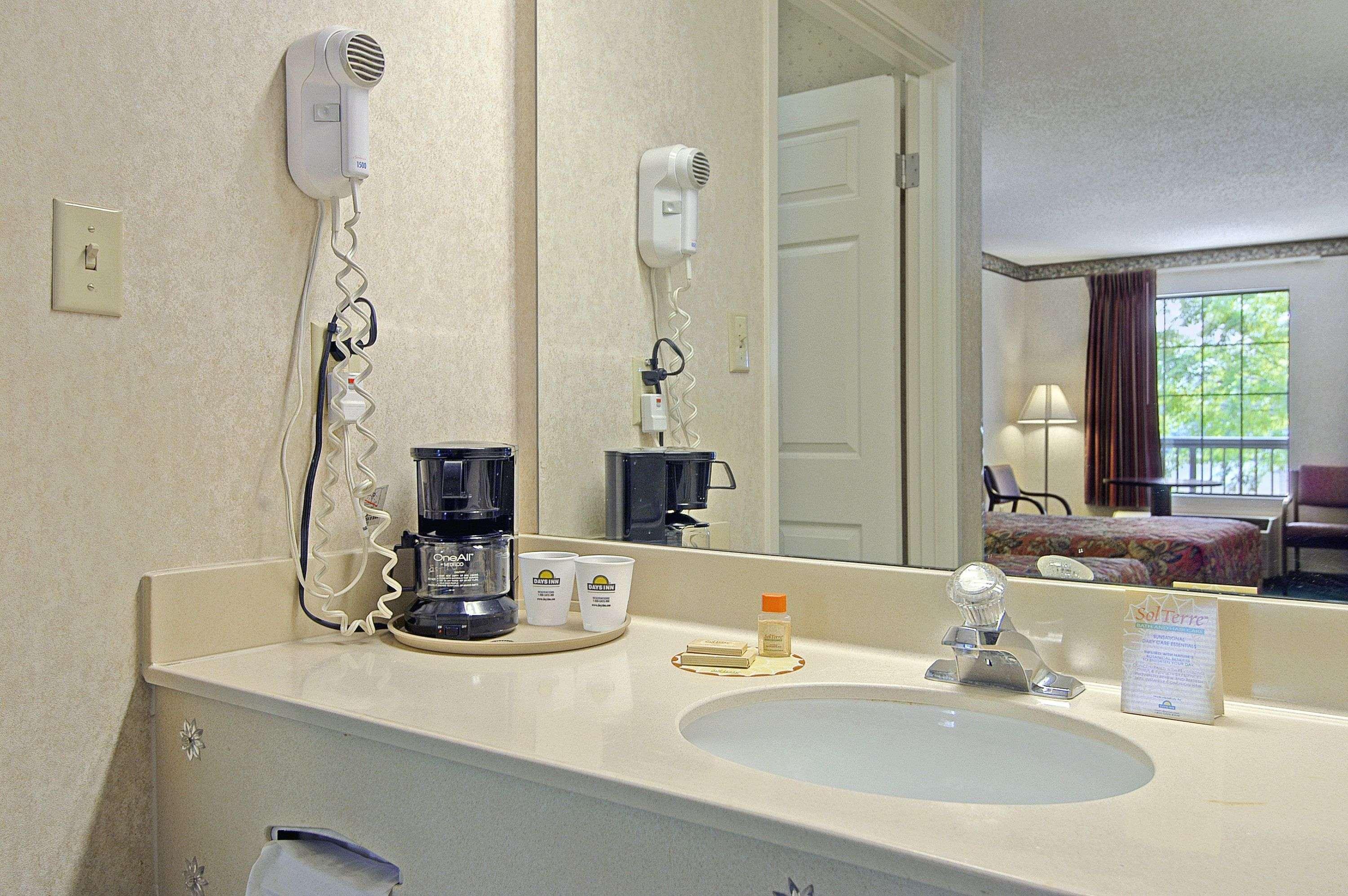 Days Inn & Suites By Wyndham Fort Valley מראה חיצוני תמונה