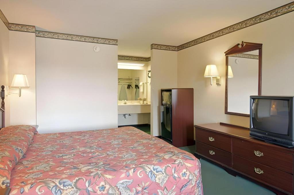 Days Inn & Suites By Wyndham Fort Valley מראה חיצוני תמונה