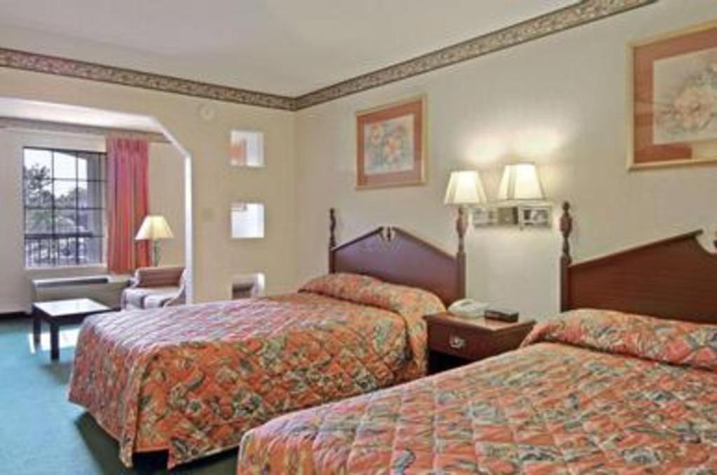 Days Inn & Suites By Wyndham Fort Valley מראה חיצוני תמונה