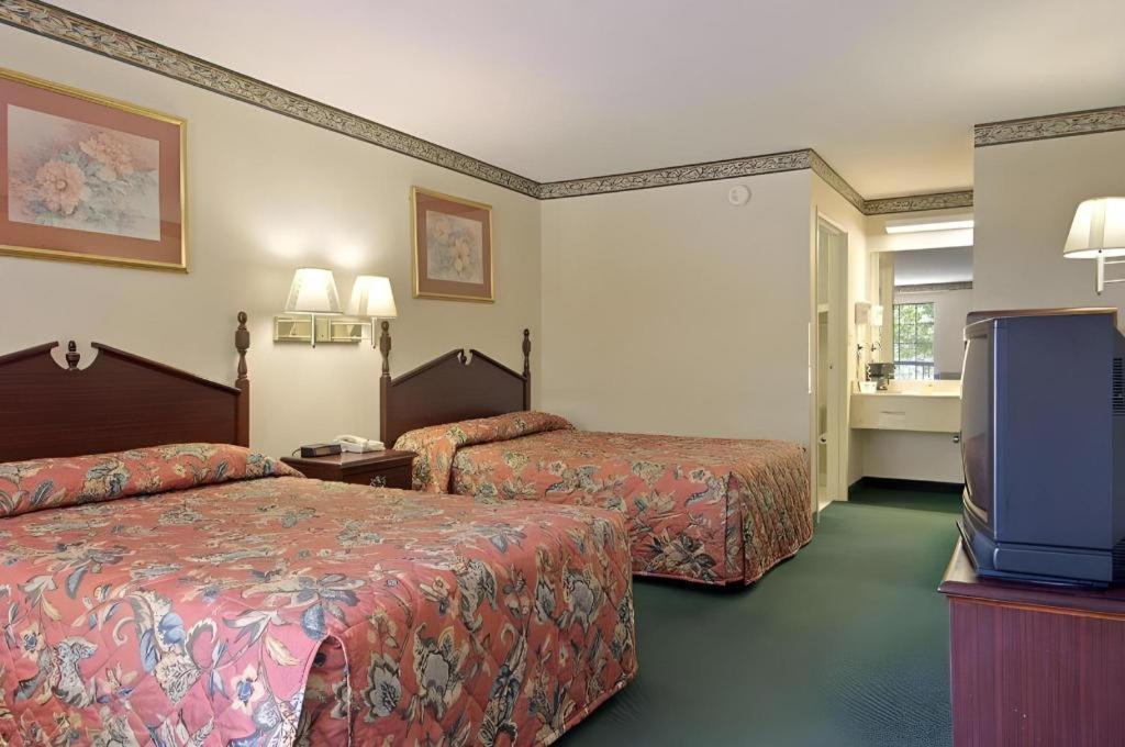Days Inn & Suites By Wyndham Fort Valley מראה חיצוני תמונה