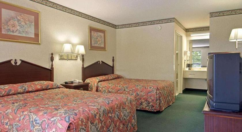 Days Inn & Suites By Wyndham Fort Valley מראה חיצוני תמונה