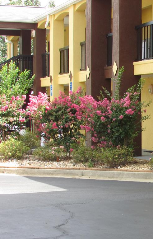 Days Inn & Suites By Wyndham Fort Valley מראה חיצוני תמונה